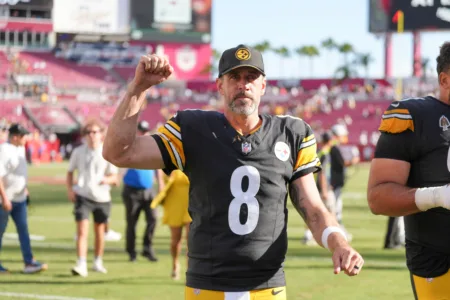 Rodgers rallies Steelers back to beat Buccaneers in OT
